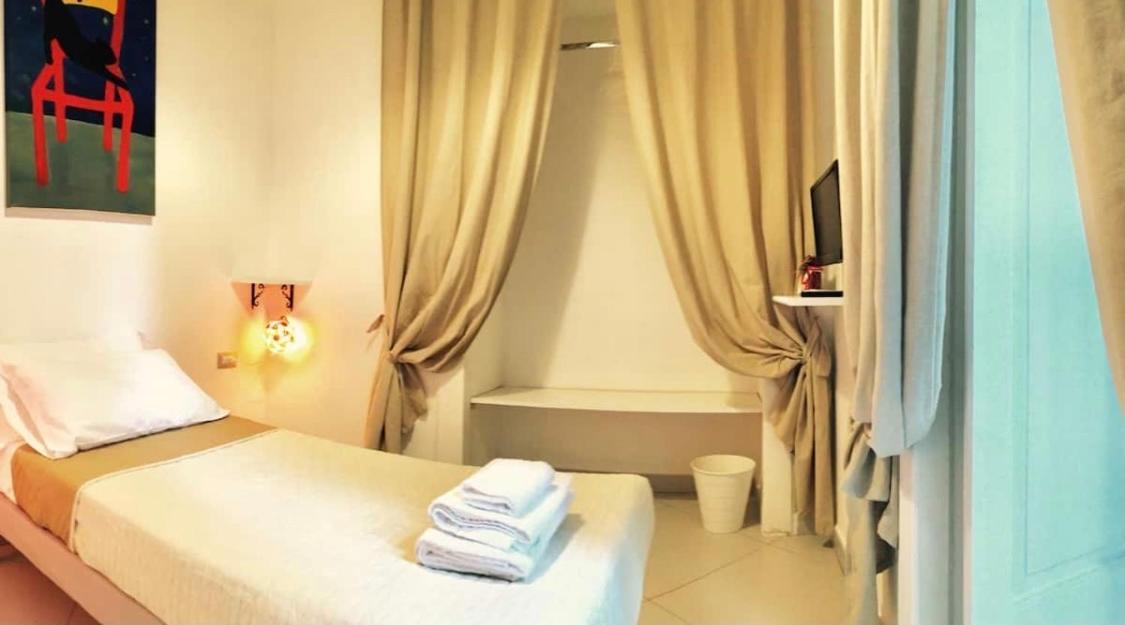 B&B Arte E Musei Napoli Bagian luar foto