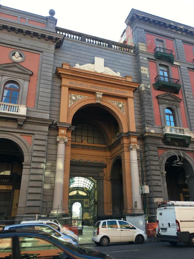 B&B Arte E Musei Napoli Bagian luar foto